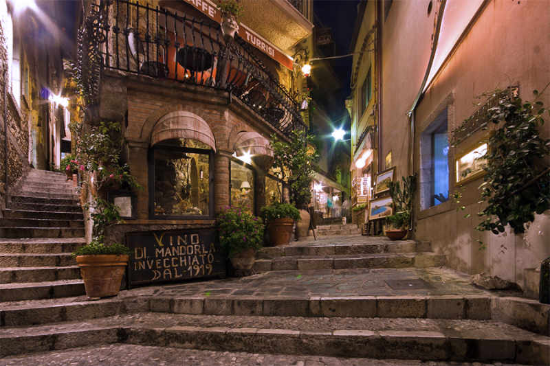 Houses and Apartments in Taormina